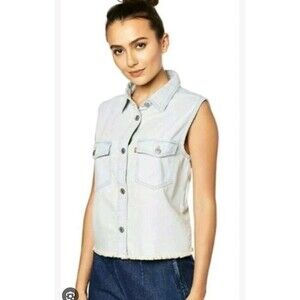 Women’s Levi Sleeveless Jean Jacket Stone Washed XS